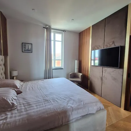 Luxe-pole à 100m De Monaco